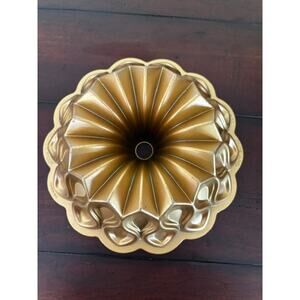 Nordic Ware Crown Bundt Pan 10 Cup Cast Aluminum Gold Made in USA